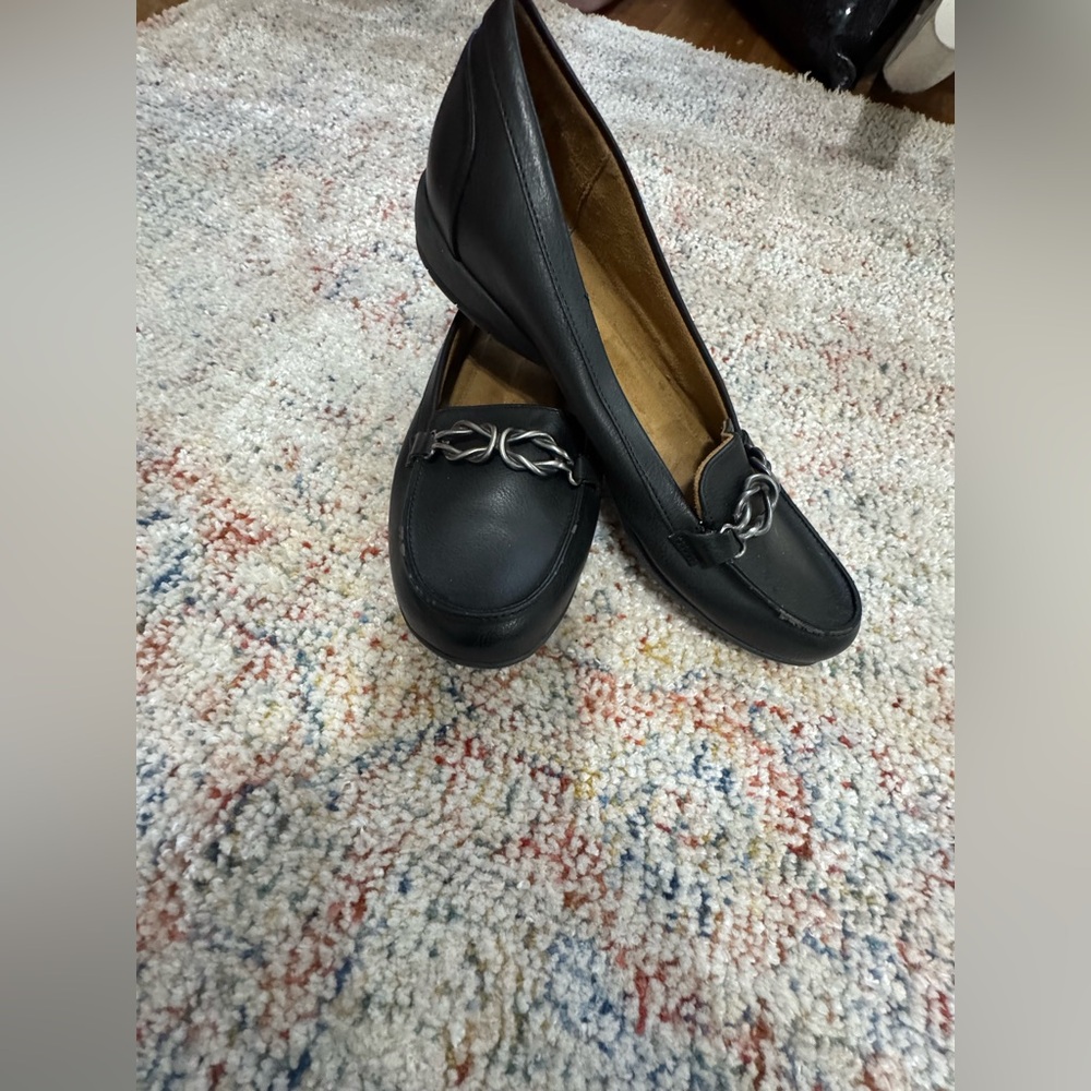 Natural Soul Black Flats with Silver Accents